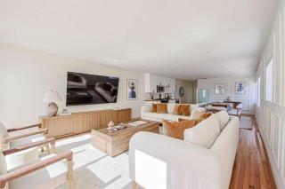 Elegant 6BR with Tranquil Outdoor Oasis - Los Ángeles - 3
