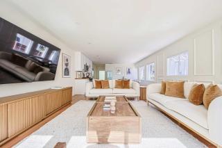 Elegant 6BR with Tranquil Outdoor Oasis - Los Ángeles - 1