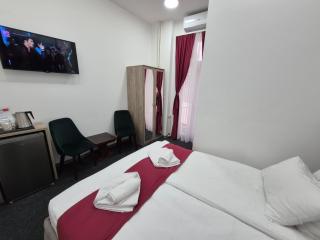 15 PERCENT OFF UNTIL 30TH OF SEPTEMBER Authentic Belgrade Centre - Luxury Suites, Paid Parking on-site, Mandatory Reservation, WARNING There are Seven Suites in the Pictures Gallery, only one Suite has a Hot Tub and a Sauna - 4