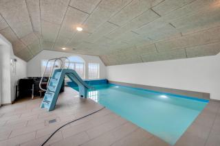 Large Holiday Home For 20 People With Large Pool, Hot Tub For 7 People And Activity Room - 7