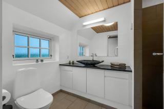 Large Holiday Home For 20 People With Large Pool, Hot Tub For 7 People And Activity Room - 4