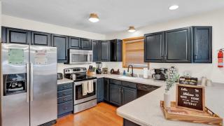 Hot Tub and Game Room a Fireplace Mins to Ski Pets - Lake Harmony - 0