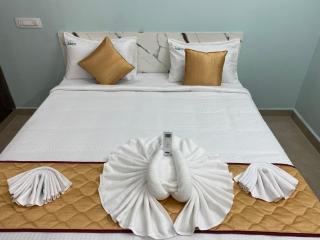 Athidi Luxury Home Stay - AC 2BHK Fully Furnished Flat with TV, WI-FI, 24Hrs Hot water, Parking, Elevator, Power Backup - Tirupati - 8