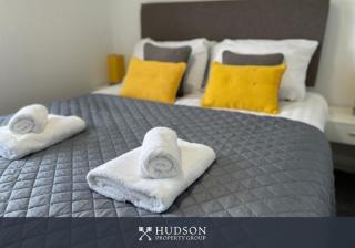 Contemporary 1 Bedroom Apartment - 8