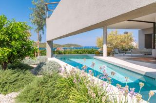 Seaview and Pool House Manu - Vis - 9
