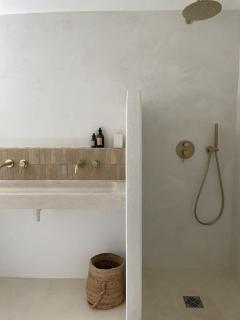 Villa surplombant le port d'Ios, Cyclades Grecques - 6