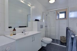 Modern Apartment with 3 Bedrooms and Stunning View - 2