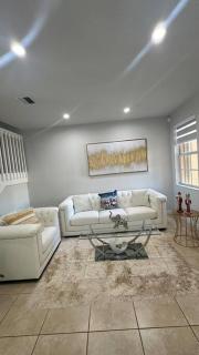 Bella y lujosa Casa en Doral - Doral - 0