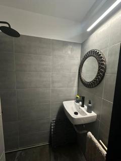HoneyApartment - Craiova - 1