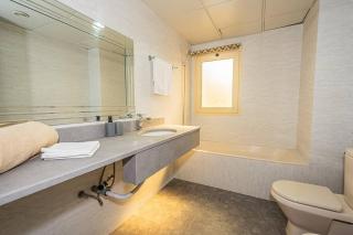 Modern Villa with Private Pool - Ras al Khaimah - 3
