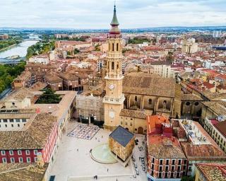 Piso para 4 con 2 parking en Casco Histórico de Zaragoza 2 noches minimo - Saragozza - 3