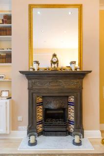 The Vintage - Fitzrovia - by Frankie Says - 2