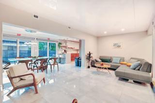 Ultimate Retreat 6BR & 3BA Villa near Beach - Dania Beach - 5