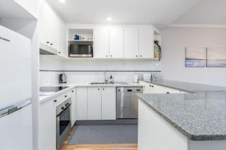 Modern and Homely 2BR Burke Crescent Apartment - Hosted by Canstay - 7