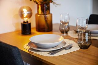 EDLER WOHNRAUM Luxuriöses Apartment mit Balkon, Boxspringbett, Kaffeevollautomat, Lift & Parkplatz - Chemnitz - 2
