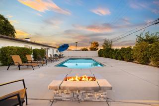 Cozy Retreat with Pool, BBQ and Fire Pit - Indio - 1
