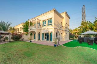 Beautiful 2BR Villa in JVT - Dubai - 9