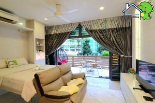 Palazio comfy studio pool access from patio by Gdragon Homestay - Johor Bahru - 1