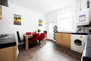 Family Stay on Barnes Street - Clayton le Moors - 7