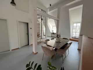 goldlounge Modernes Apartment an der Krämerbrücke, Altstadt by Architekturplus und waissgold - Erfurt - 0