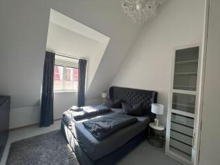 goldlounge Modernes Apartment an der Krämerbrücke, Altstadt by Architekturplus und waissgold - Erfurt - 2
