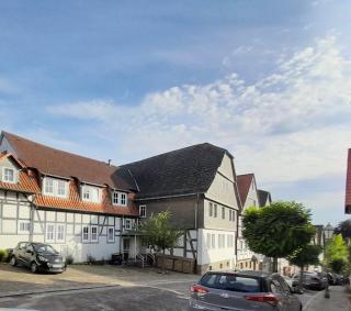 Modern wohnen im Fachwerkhaus im Herzen Wolfhagens - 2 Schlafzimmer, Parkplatz - Wolfhagen - 1