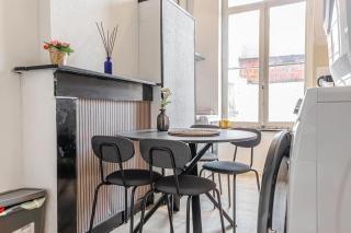 Elegant 5 BR Apartment at Ghent's Core - 2