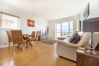 Modern Apartment nr Fistral Beach Private Parking - 3