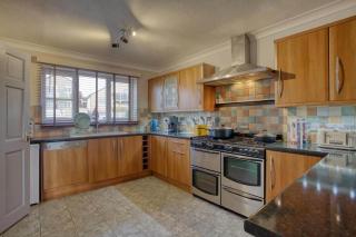 Large House with Panoramic Sea Views & Parking - Newlyn - 2