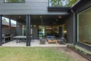 NEW 4 BDRM I Heated Pool Prime Location Mins to DT - Austin - 2