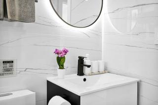 Stylish Oasis in Design District, Near Wynwood - Miami - 8