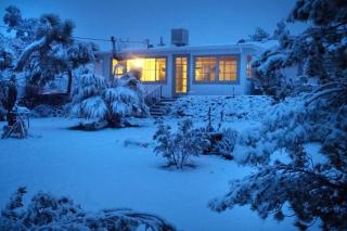 Cozy 2BR Home Hot Tub AC Sauna Fire Near Park - Joshua Tree - 8