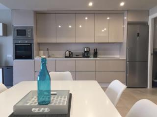 Modern apartment with view to Gibraltar, large terrace and jacuzzi - 7