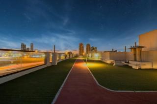 Spacious 1BR Sleeps 4,Pool, Gym and Rooftop Terrace - 9