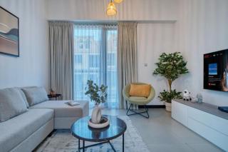 Spacious 1BR Sleeps 4,Pool, Gym and Rooftop Terrace - 2