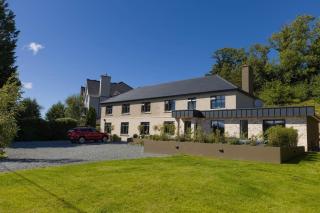 Luxury Eleven Bedroom House Sleeps 23 5-10 mins walk from town Centre - 9