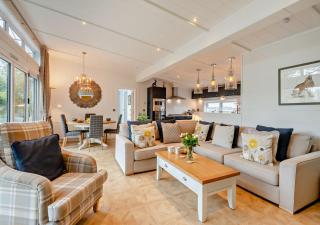 Kingfisher Lodge - 7