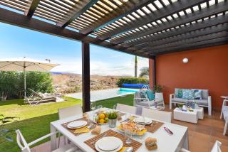 Villa Mira Salobre Luxury Retreat In Gran Canaria Private Outdoor Heatable Pool Bbq Facilities Shaded Outdoor Dining Area Salobre Golf, - Las Palmas de Gran Canárias - 4
