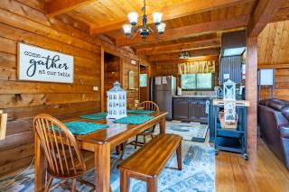 Rustic Fancy Gap Vacation Rental with Fire Pit - Fancy Gap - 4