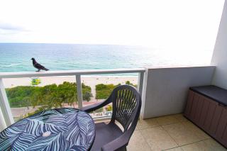 Castle 929 Stunning ocean view, pool, beach access, tennis, free parking - Miami Beach - 2