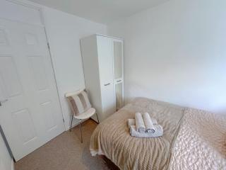 3 Double Bedrooms, Lancashire Townhouse, Free Parking - 5