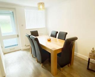 3 Double Bedrooms, Lancashire Townhouse, Free Parking - 2