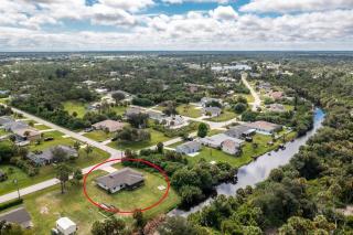 Lake House Fishing Canal Pet Friendly Modern - Port Charlotte - 4