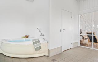 Nice Home In Frøstrup With Kitchen - Lild Strand - 1