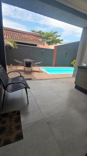 Casa com piscina em matinhos - 1