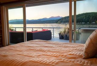 Walls of Glass Hood Canal Vacation Rental - 1