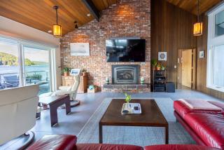 Walls of Glass Hood Canal Vacation Rental - Union - 4