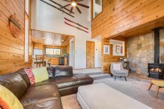 Dwell by Tahoe Getaways - 3BR Tahoe Donner w Sauna & HOA Amenities - 7