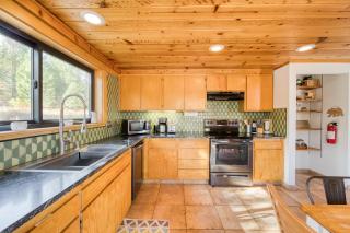 Dwell by Tahoe Getaways - 3BR Tahoe Donner w Sauna & HOA Amenities - 1