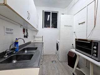 Comodo depto en Buenos Aires centro, cerca de importantes avenidas centros gastronomicos y plaza Houssey, - Buenos Aires - 2